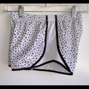 NIKE Dri-Fit Girls White with Black Nike Letters Shorts with Liner Girls Large